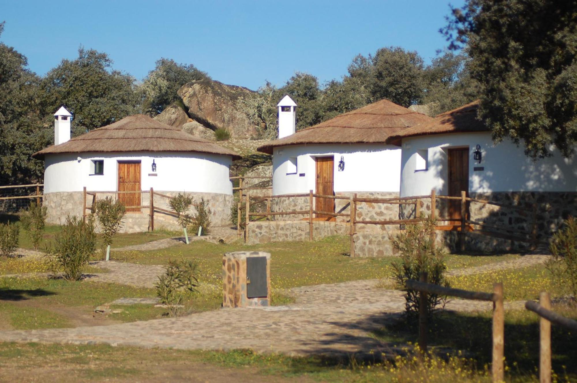 Los Chozos De La Roca La Roca de la Sierra Eksteriør billede